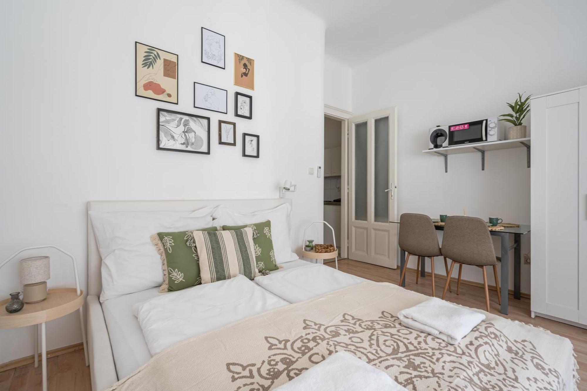 Gleaming Wise Studio Apartment Budapest Bagian luar foto