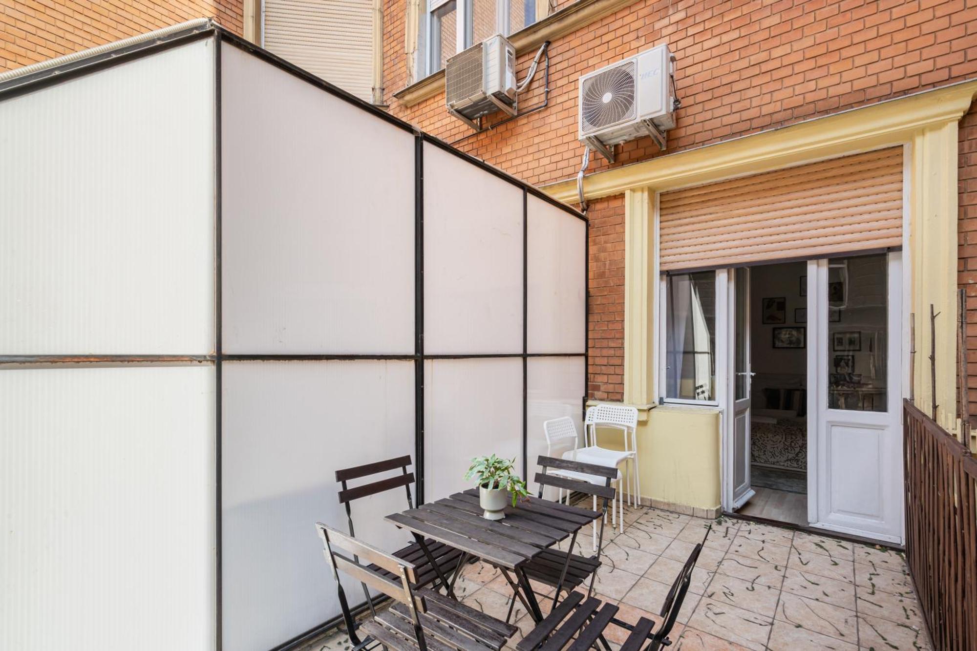 Gleaming Wise Studio Apartment Budapest Bagian luar foto